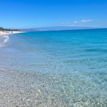 L'Isola Dei Vacanzieri サンタンドレーア・アポストロ・デッロ・イオーニオ エクステリア 写真