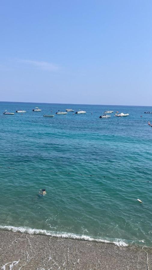 L'Isola Dei Vacanzieri サンタンドレーア・アポストロ・デッロ・イオーニオ エクステリア 写真